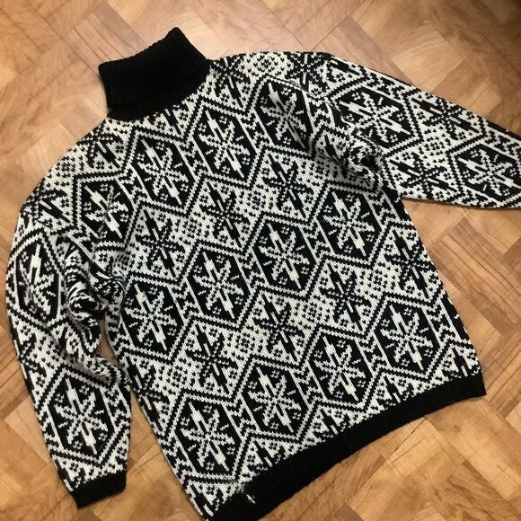Vintage black and white snowflake tunic turtleneck sweater L - Picture 1 of 3